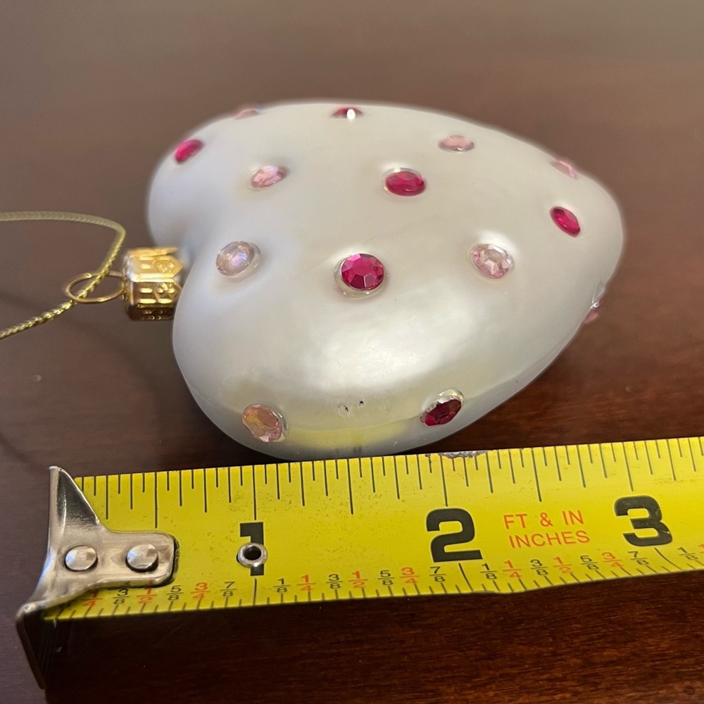 Betsey Johnson beaded heart Christmas or Valentine’s Day ornament white & pink - Picture 12 of 13